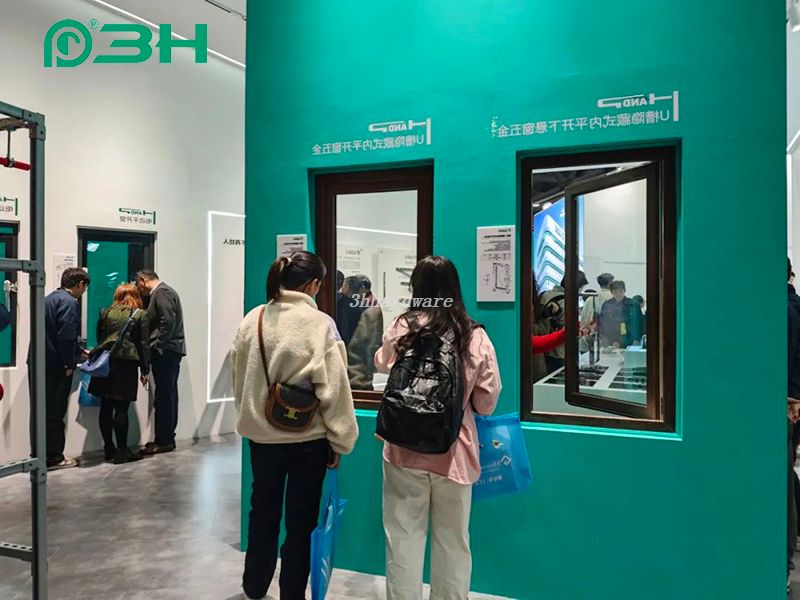 hội chợ phần cứng cửa sổ 55