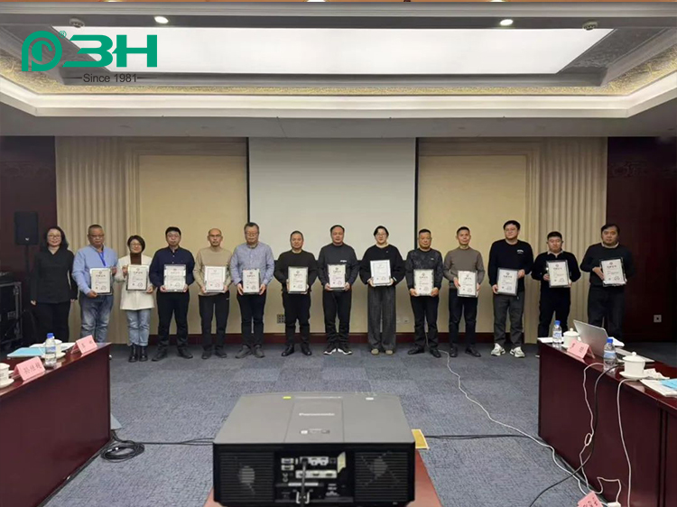 3h chuy&ecirc;n gia 2