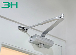 Yêu cầu tiêu chuẩn đối với các thành phần phần cứng của Cửa chống cháy kỹ thuật là gì?