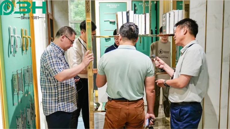 hợp t&aacute;c phần cứng 3h 3